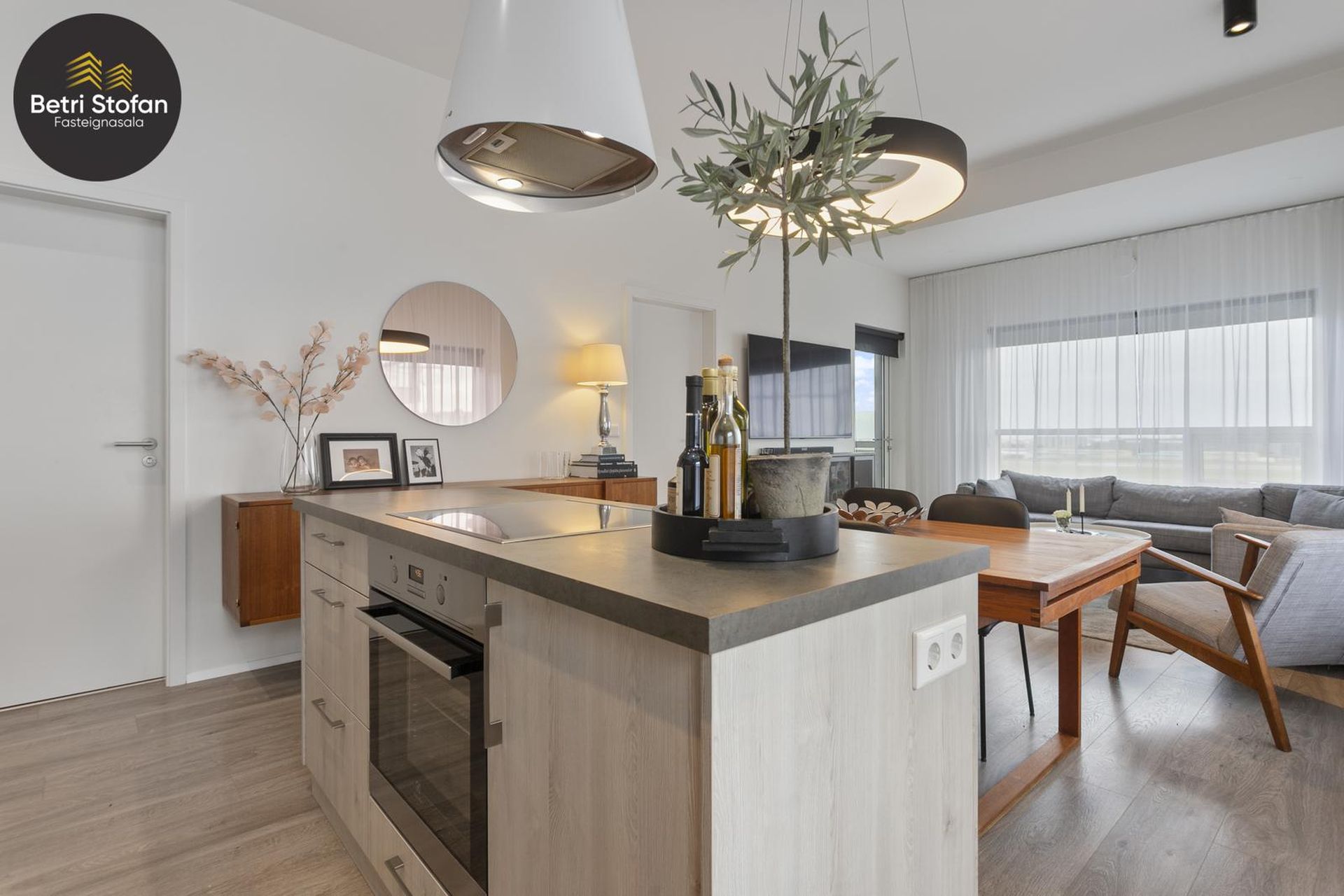 Smyrilshlíð 2, 102 Reykjavík