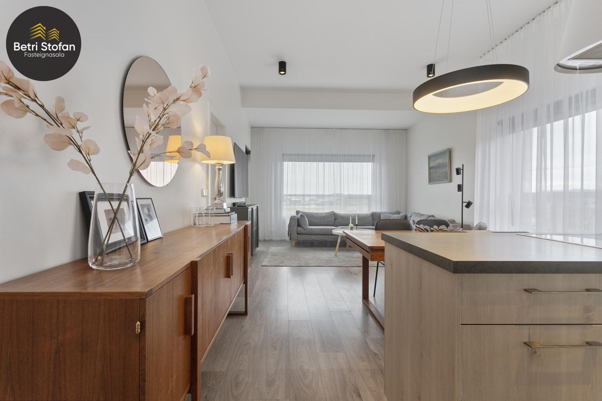 Smyrilshlíð 2, 102 Reykjavík