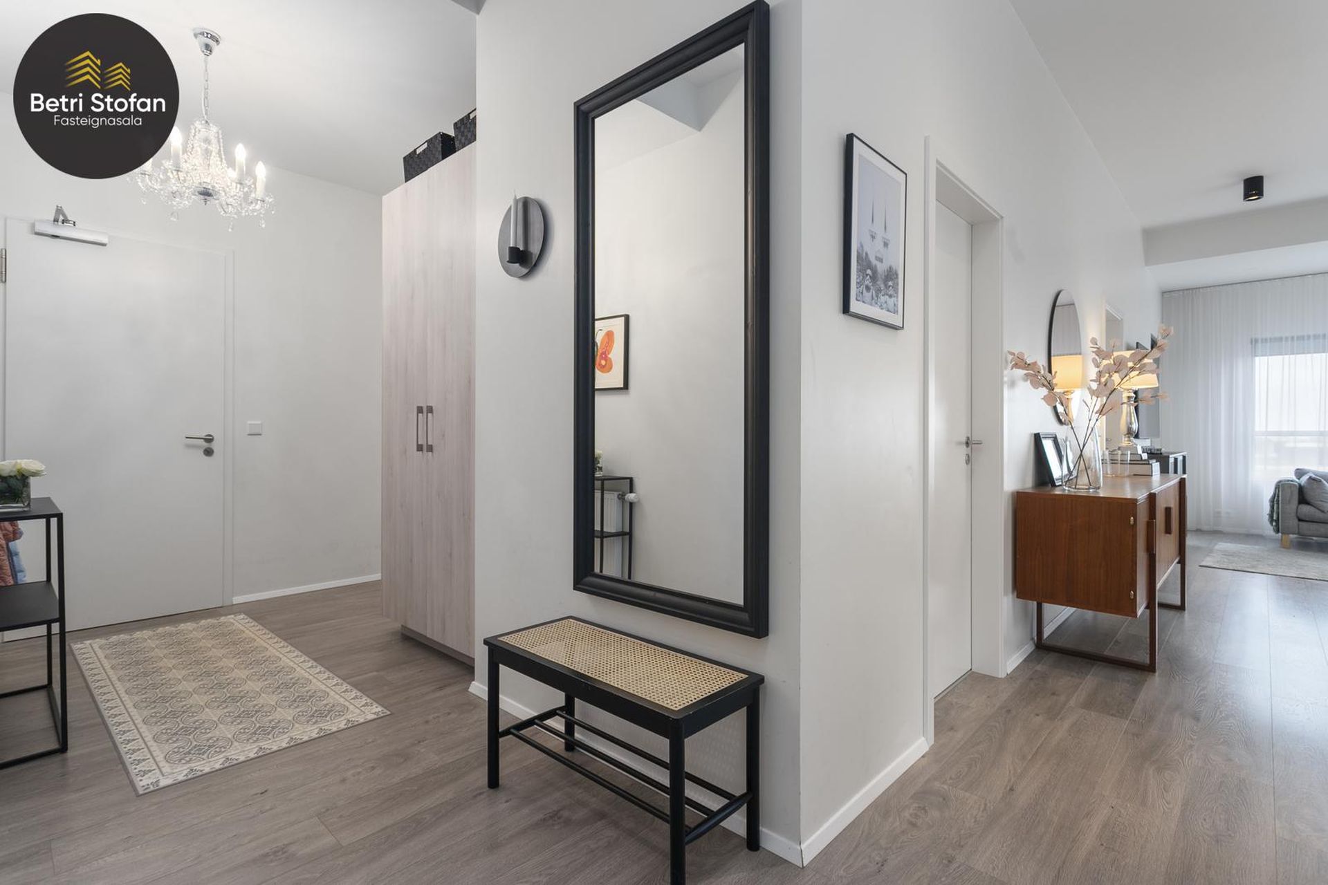 Smyrilshlíð 2, 102 Reykjavík