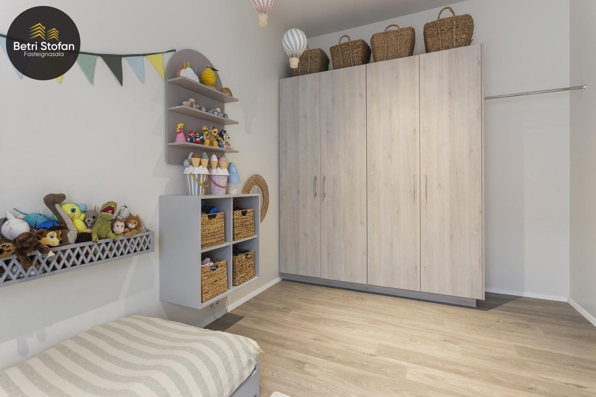 Smyrilshlíð 2, 102 Reykjavík