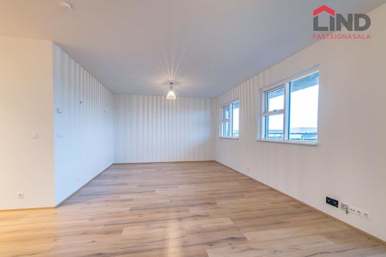 Tjarnabraut 14, 260 Reykjanesbær