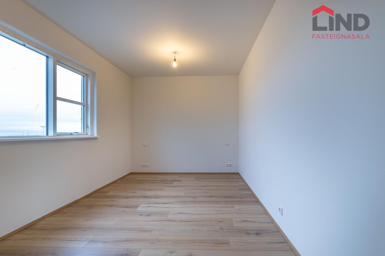 Tjarnabraut 14, 260 Reykjanesbær