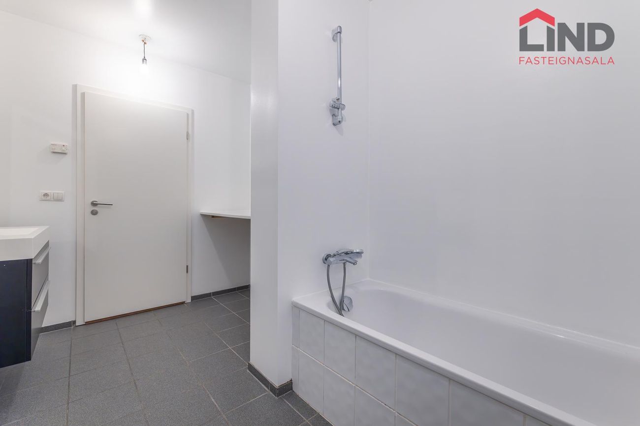 Tjarnabraut 14, 260 Reykjanesbær