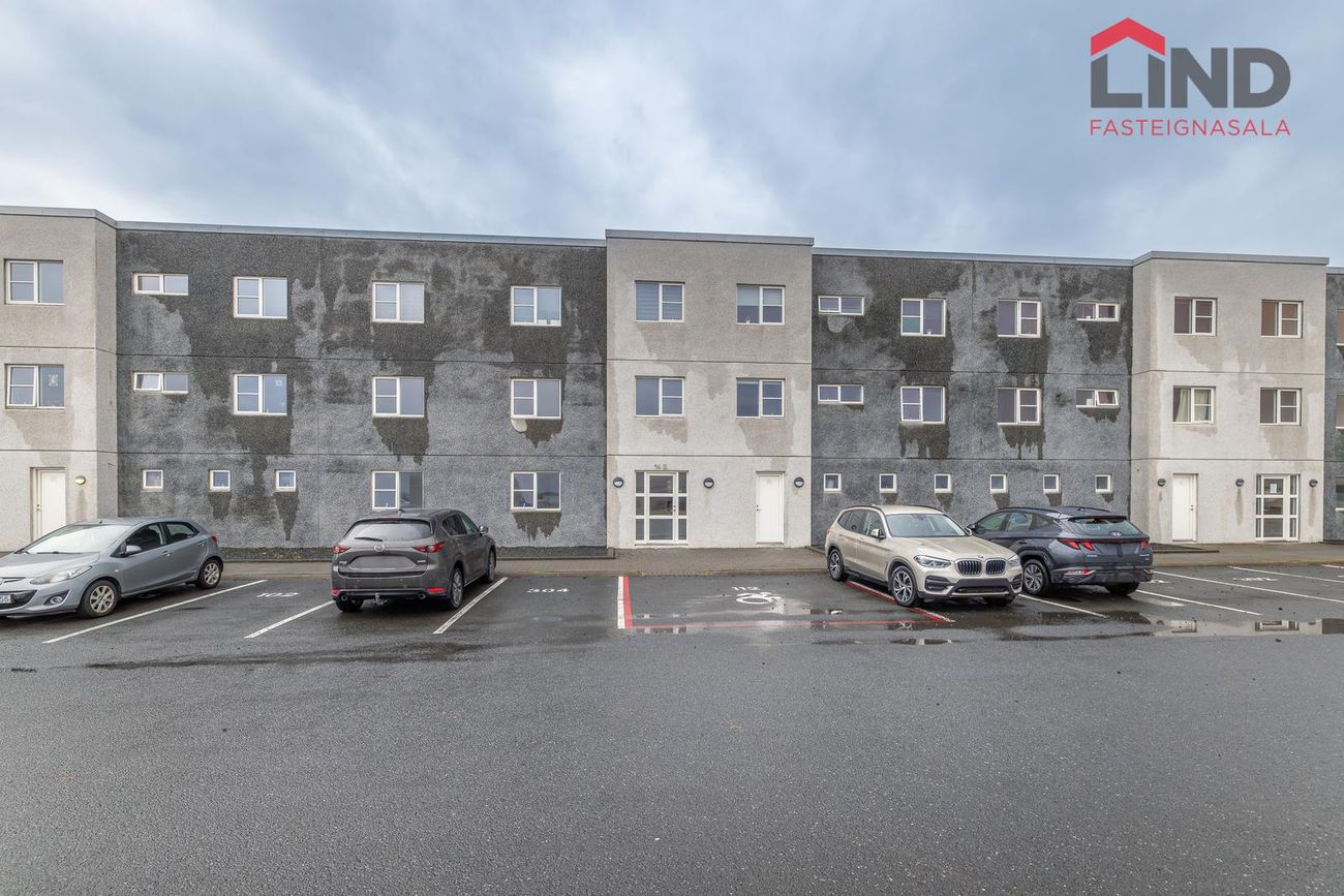 Tjarnabraut 14, 260 Reykjanesbær