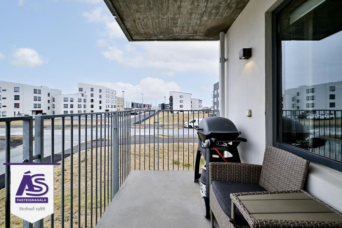 Hádegisskarð 2, 221 Hafnarfjörður