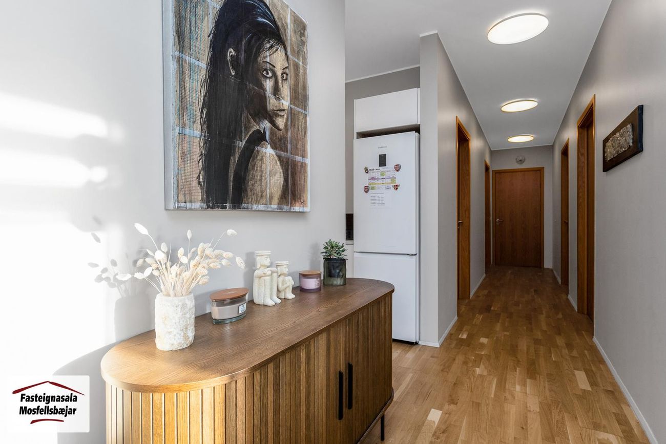 Vefarastræti 11, 270 Mosfellsbær