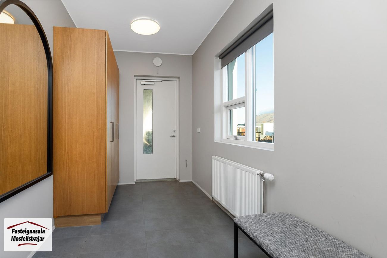 Vefarastræti 11, 270 Mosfellsbær