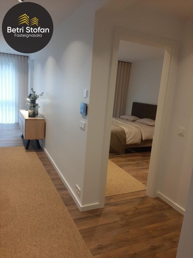 Grensásvegur 1B, 108 Reykjavík