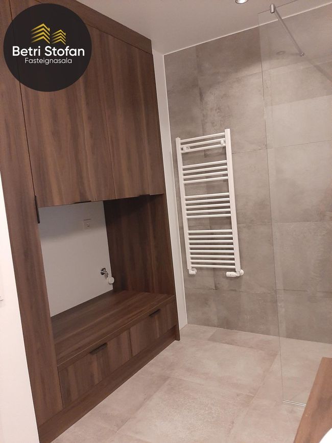 Grensásvegur 1B, 108 Reykjavík