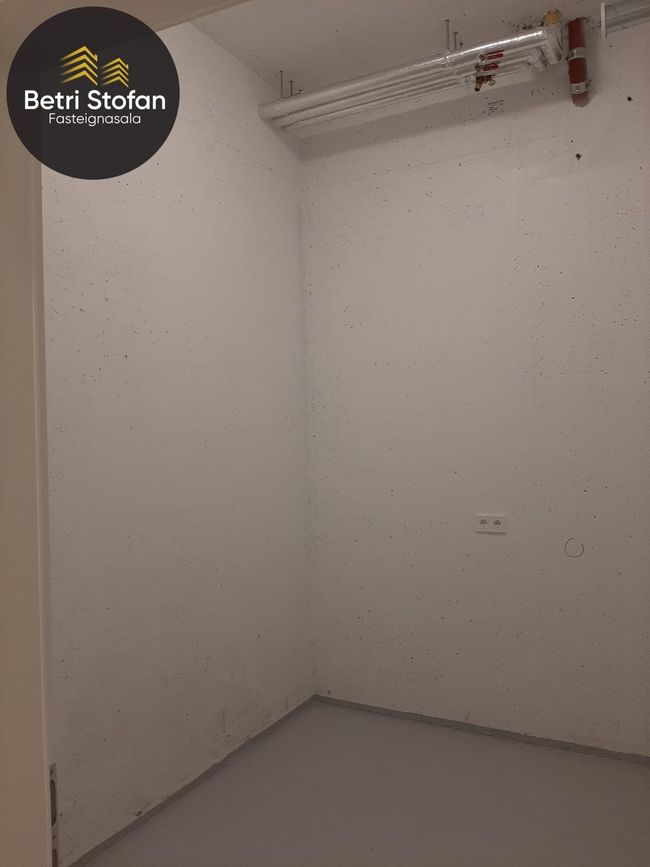 Grensásvegur 1B, 108 Reykjavík