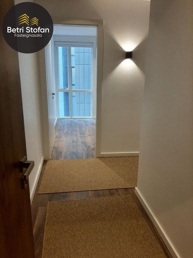 Grensásvegur 1B, 108 Reykjavík