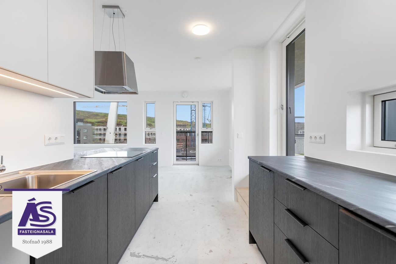 Hringhamar 25, 221 Hafnarfjörður