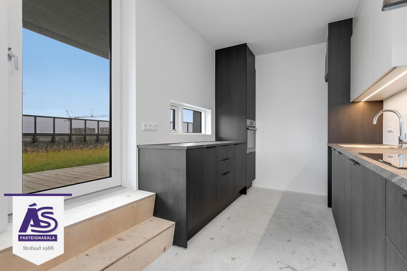 Hringhamar 25, 221 Hafnarfjörður