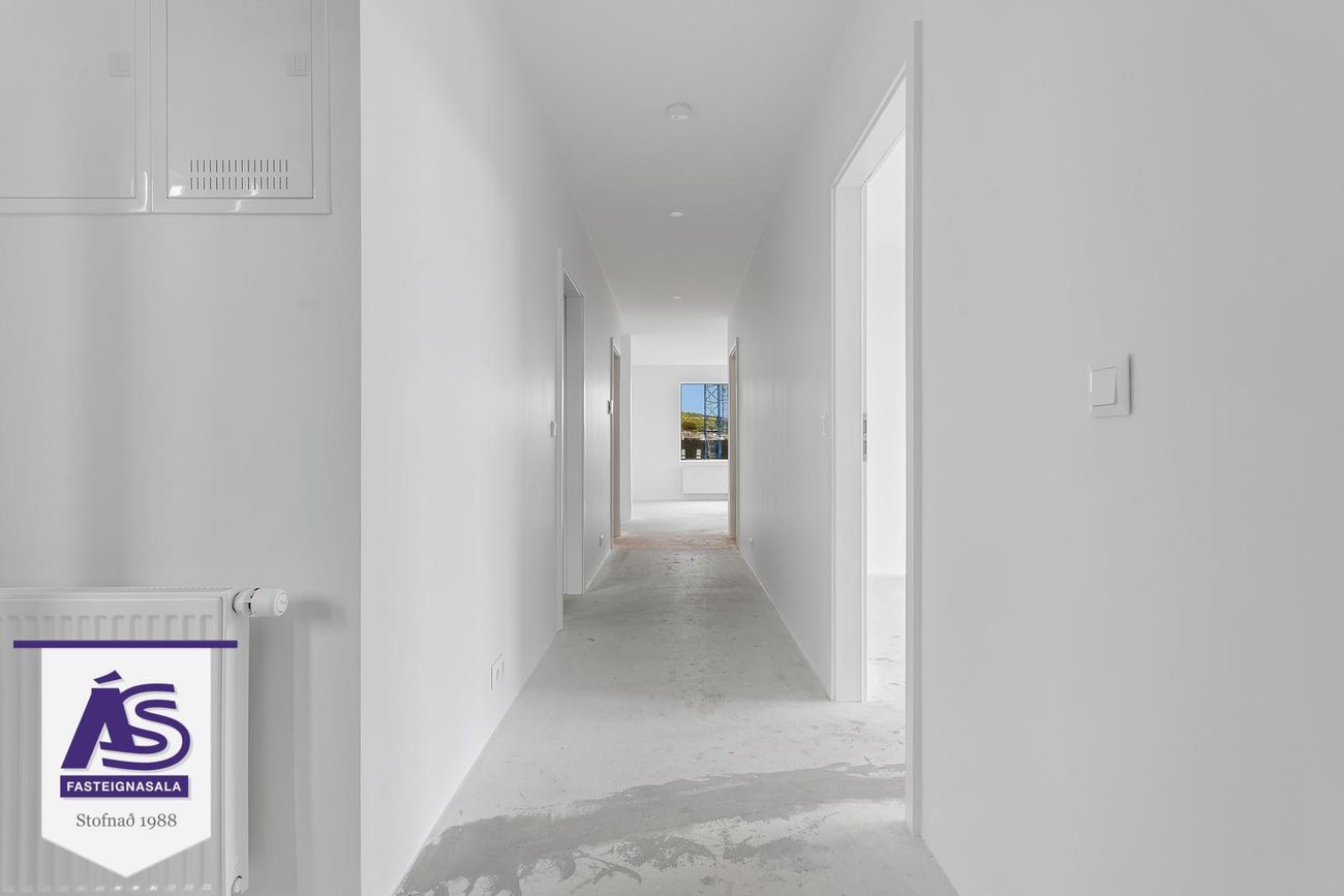 Hringhamar 25, 221 Hafnarfjörður