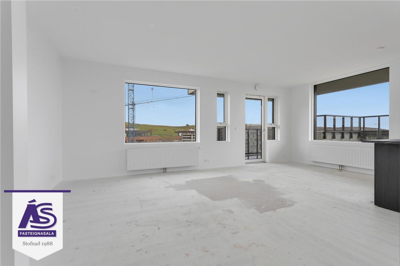 Hringhamar 25, 221 Hafnarfjörður