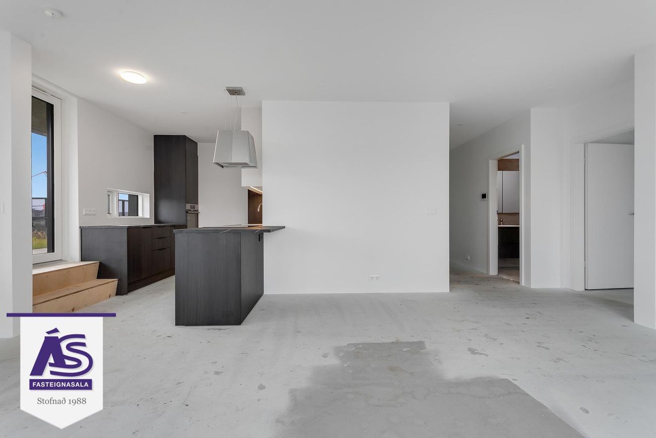Hringhamar 25, 221 Hafnarfjörður