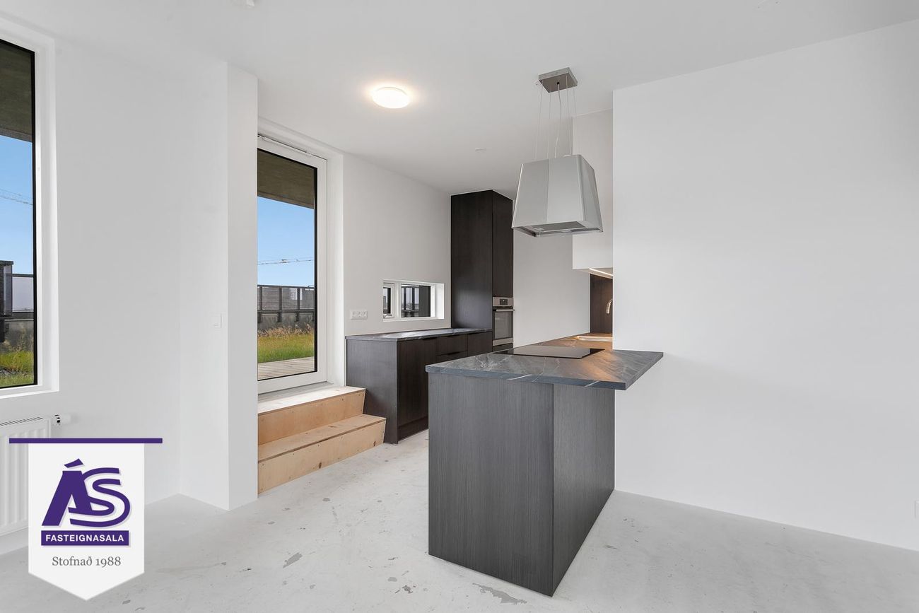 Hringhamar 25, 221 Hafnarfjörður