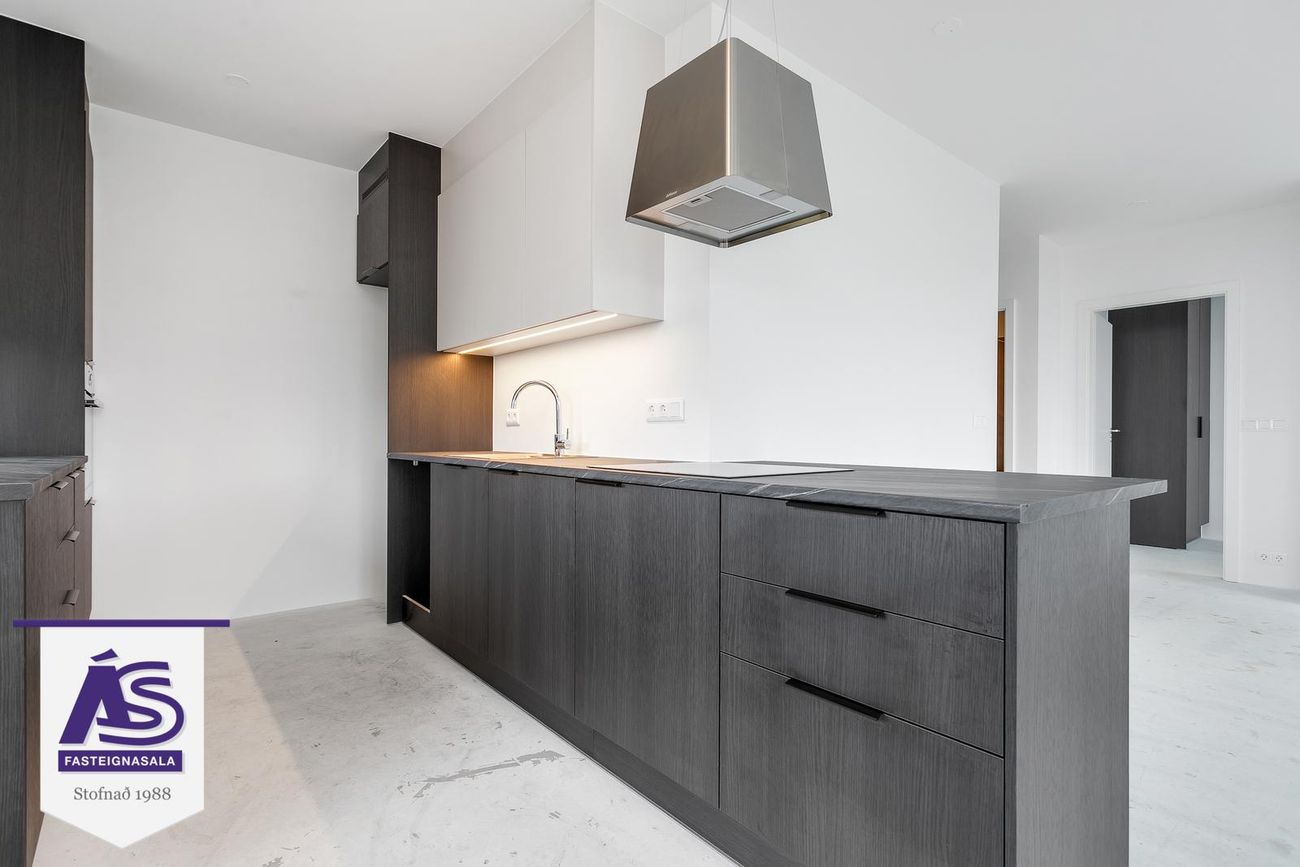 Hringhamar 25, 221 Hafnarfjörður