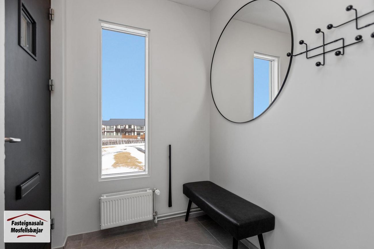 Klapparhlíð 13, 270 Mosfellsbær