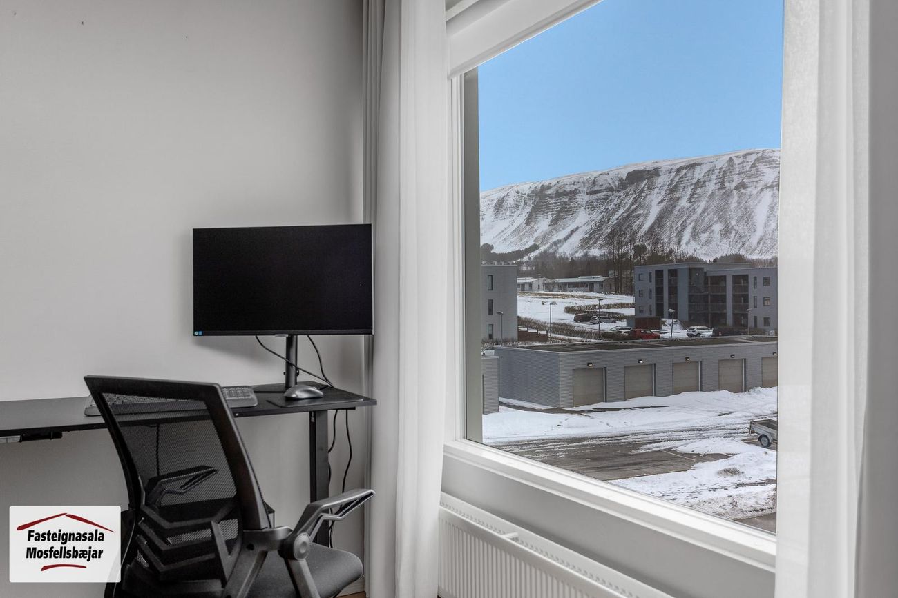 Klapparhlíð 13, 270 Mosfellsbær