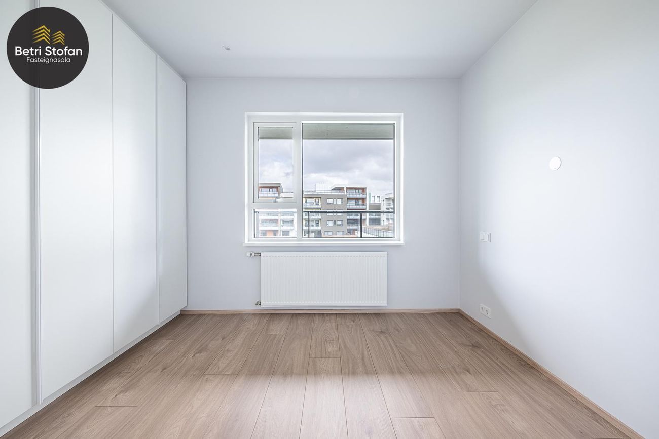 Fálkahlíð 3, 102 Reykjavík