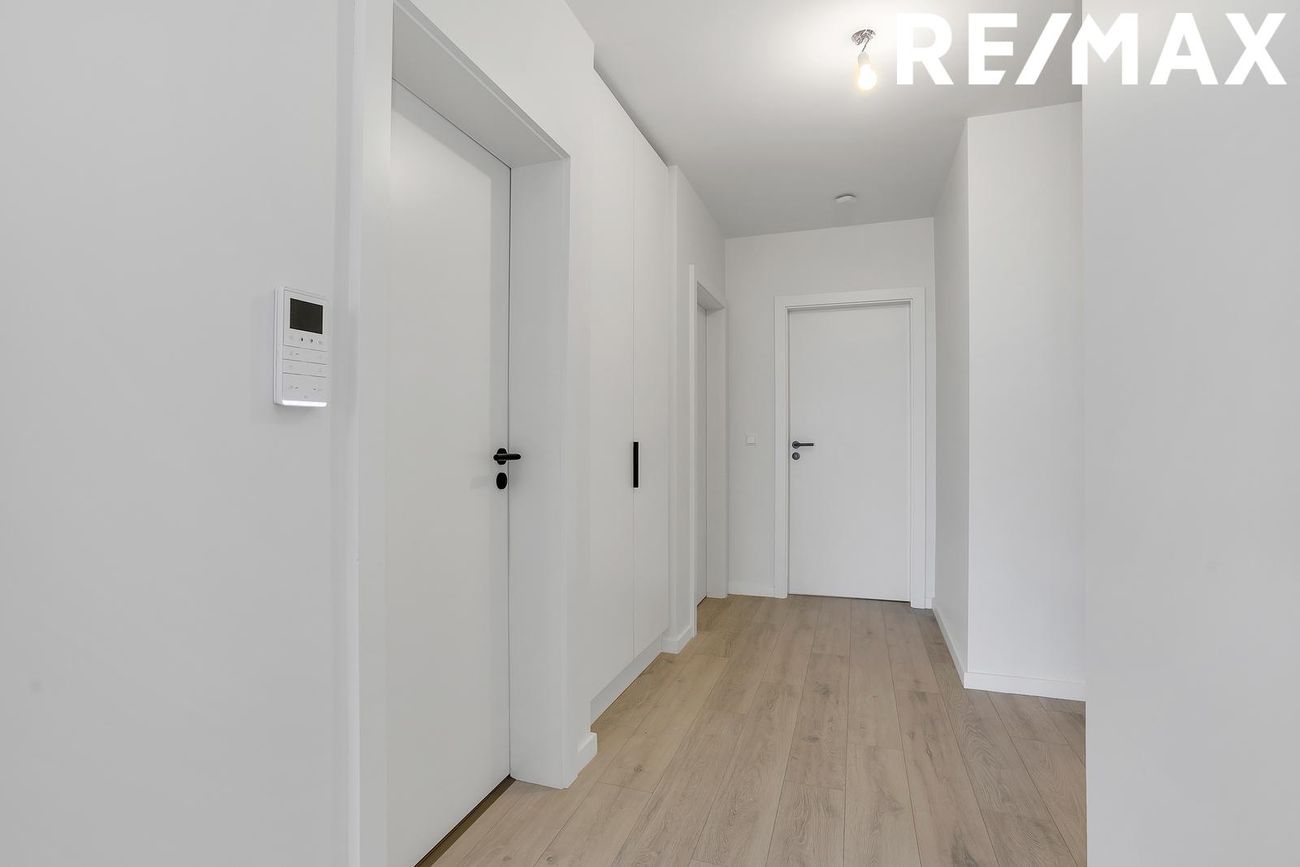 Smyrilshlíð 1, 102 Reykjavík
