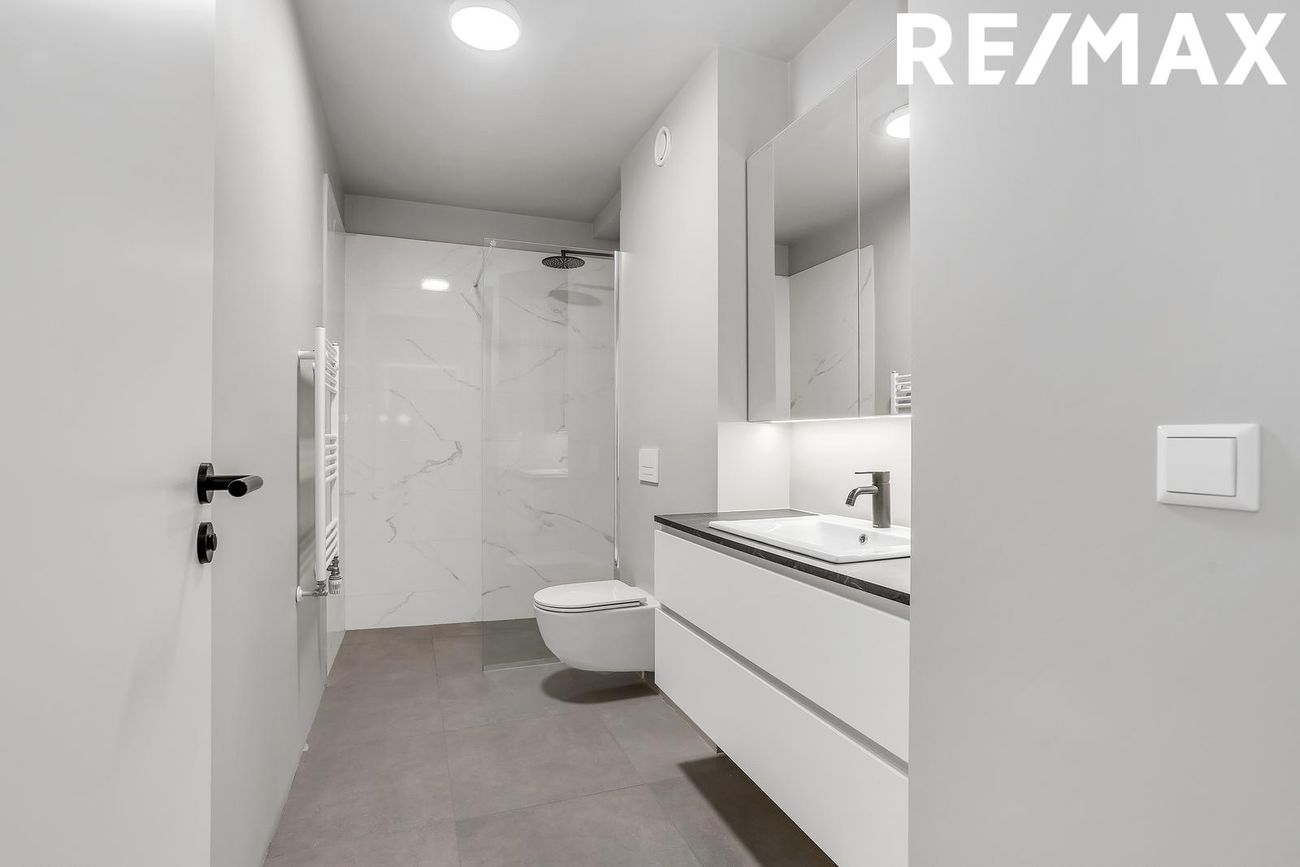 Smyrilshlíð 1, 102 Reykjavík