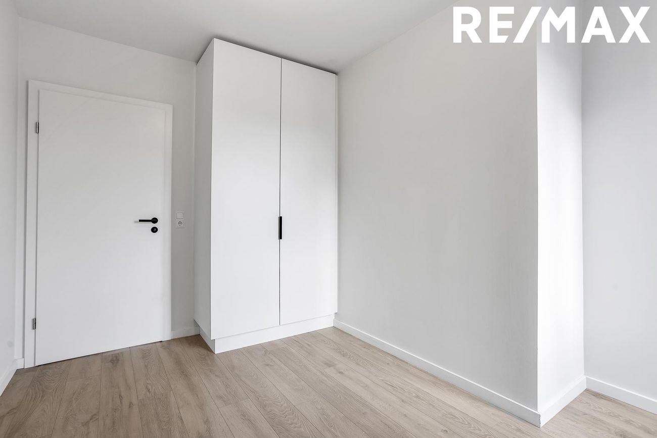 Smyrilshlíð 1, 102 Reykjavík