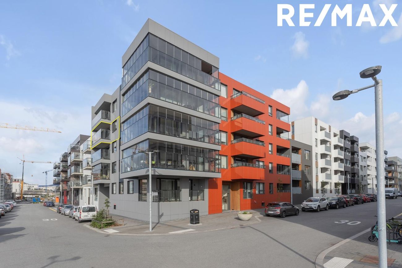 Smyrilshlíð 1, 102 Reykjavík