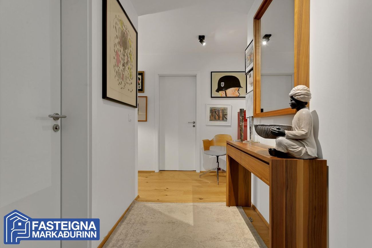 Lindargata 37 - 0201, 101 Reykjavík