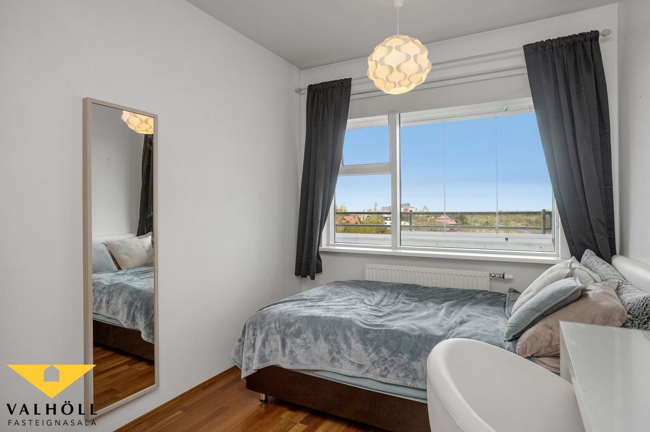 Rjúpnasalir 10, 201 Kópavogur