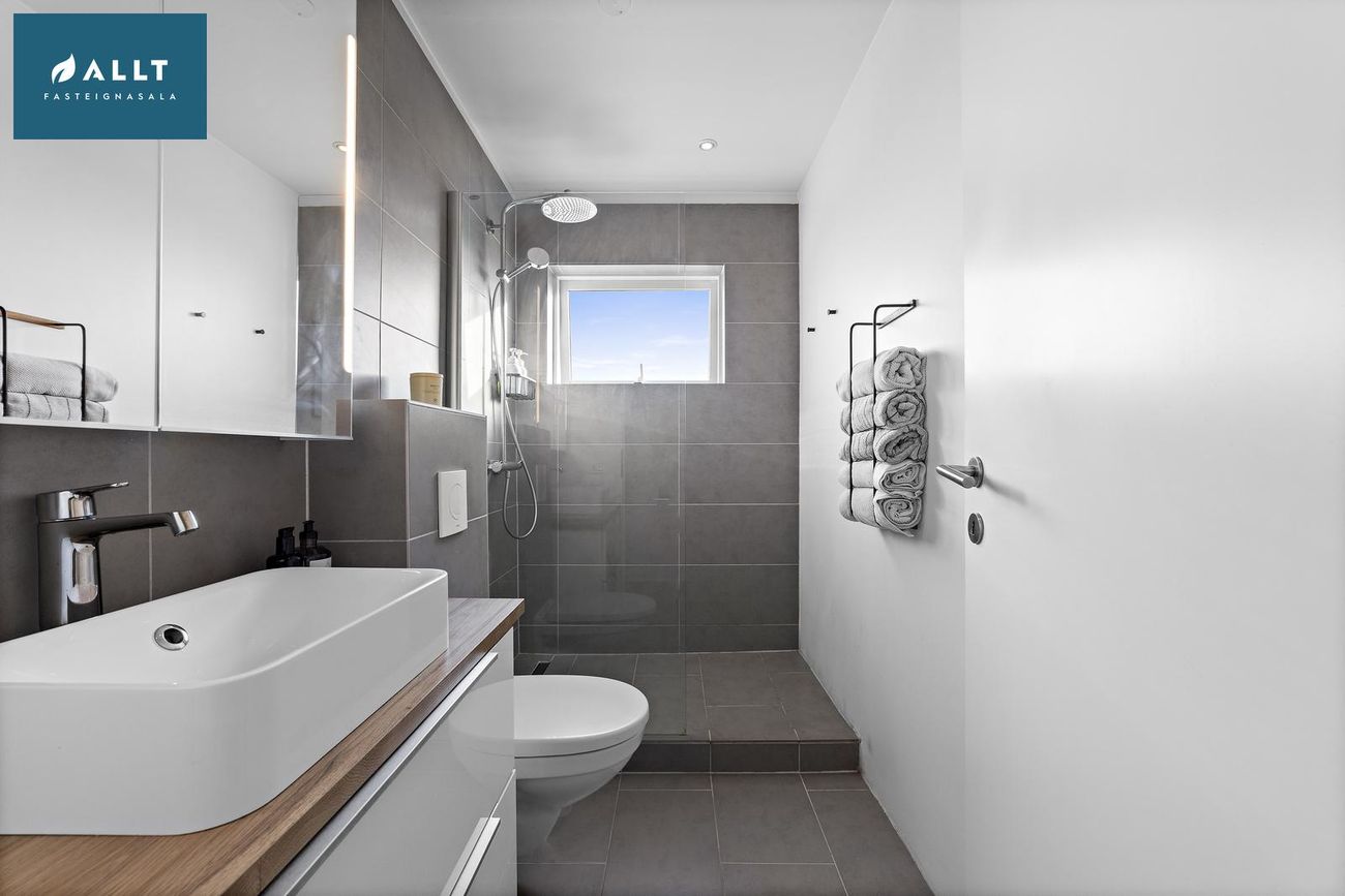 Háteigur 12, 230 Reykjanesbær