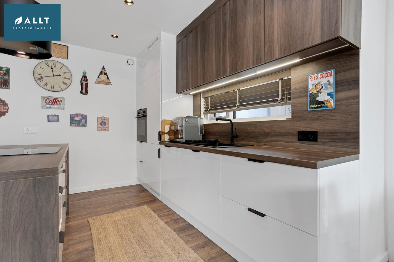 Grensásvegur 1B, 108 Reykjavík