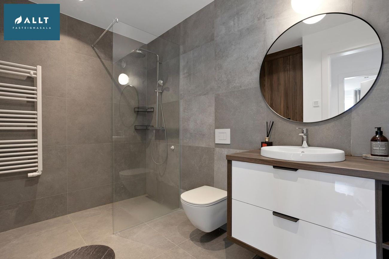 Grensásvegur 1B, 108 Reykjavík