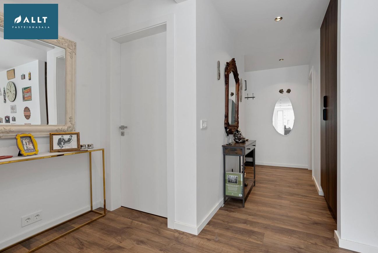 Grensásvegur 1B, 108 Reykjavík