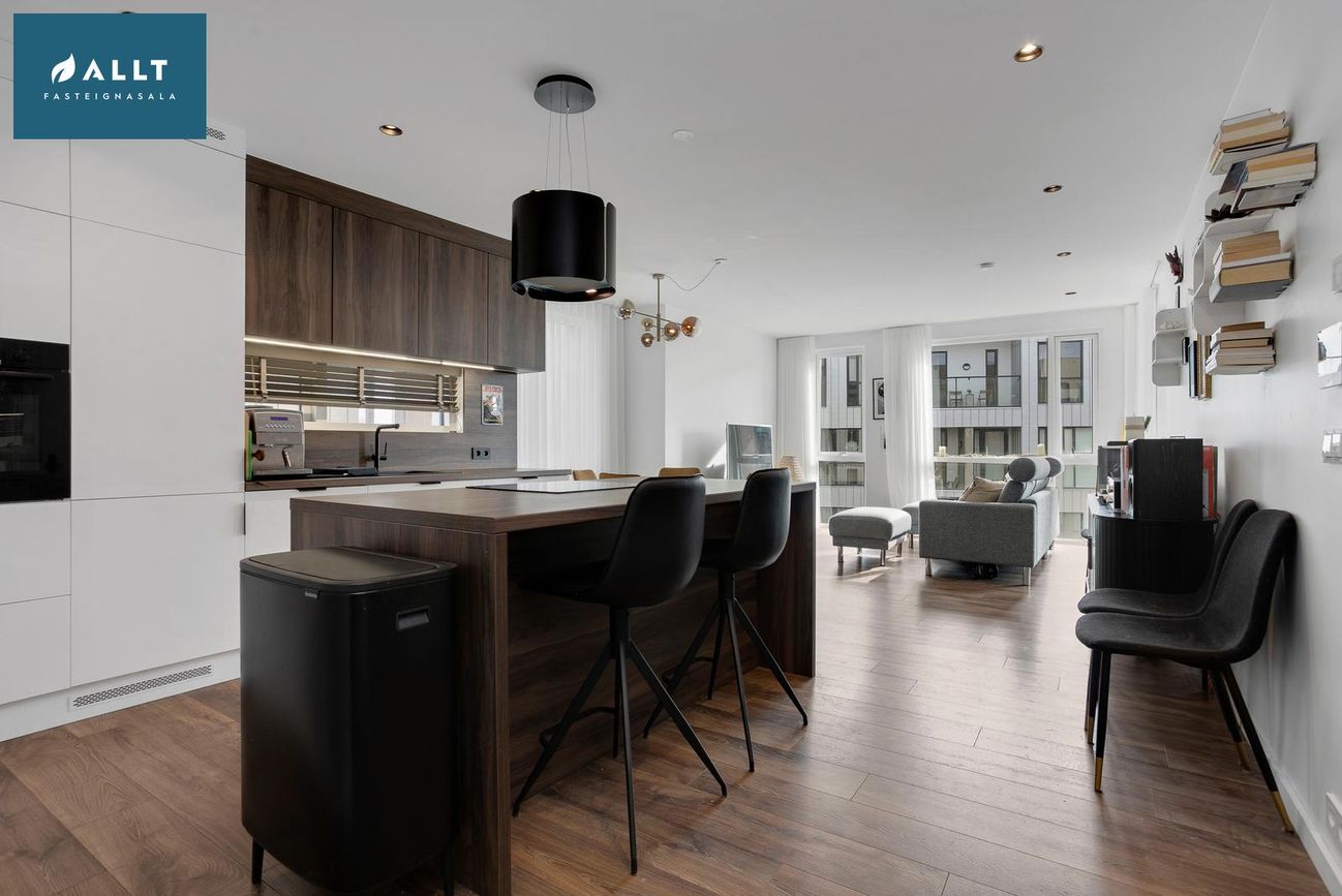 Grensásvegur 1B, 108 Reykjavík