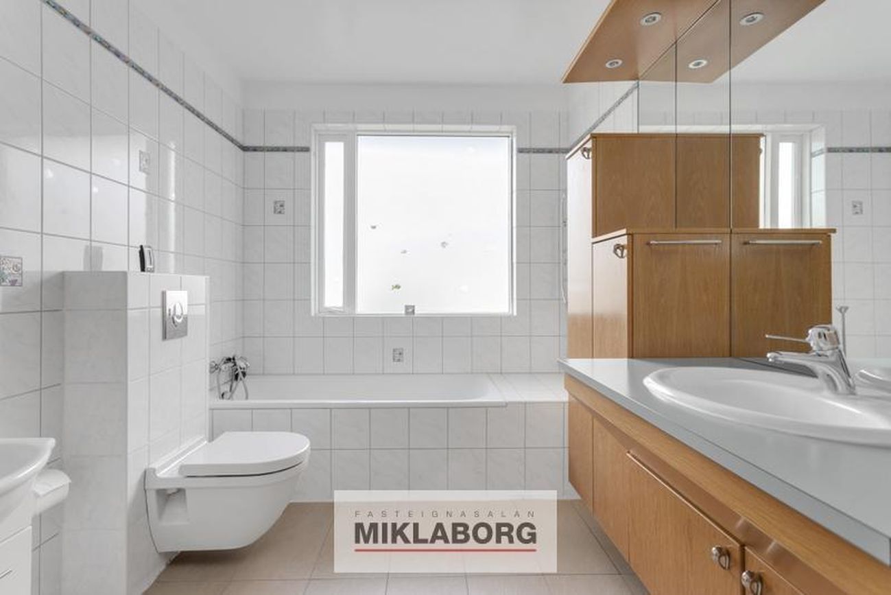 Melbær 21 - 0101, 110 Reykjavík