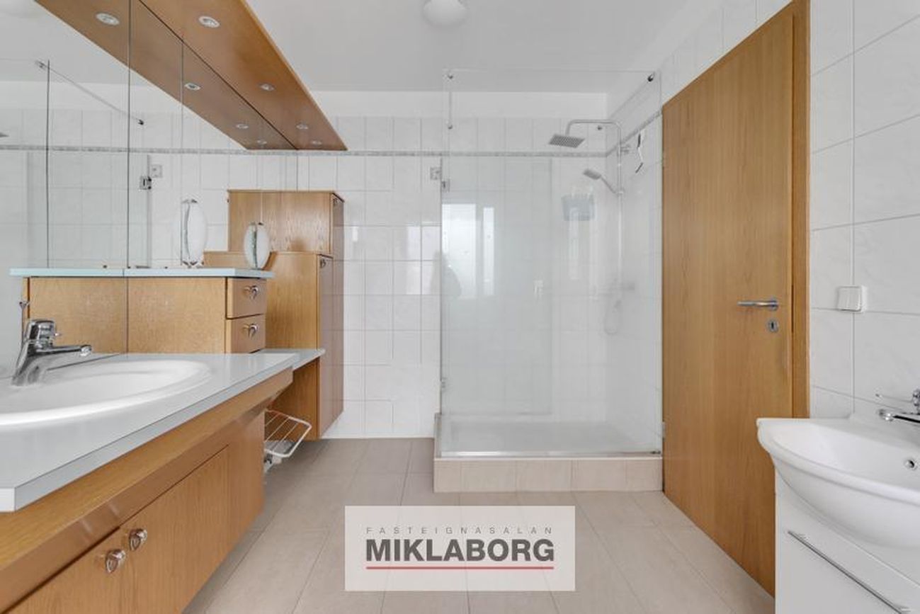 Melbær 21 - 0101, 110 Reykjavík