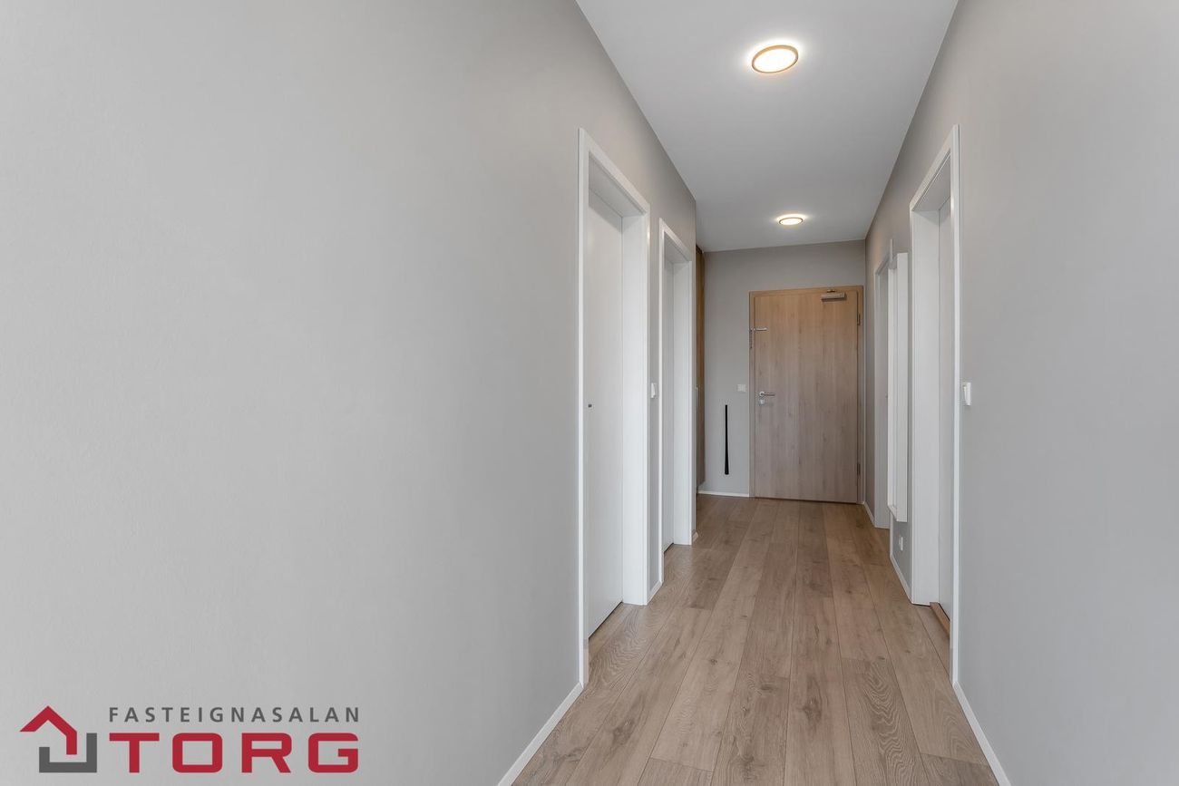 Skyggnisbraut 28 26-28, 113 Reykjavík