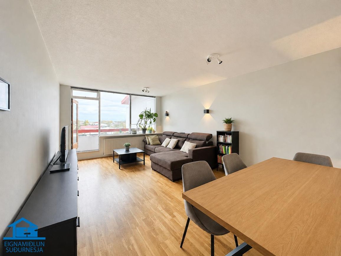 Heiðarból 4, 230 Reykjanesbær
