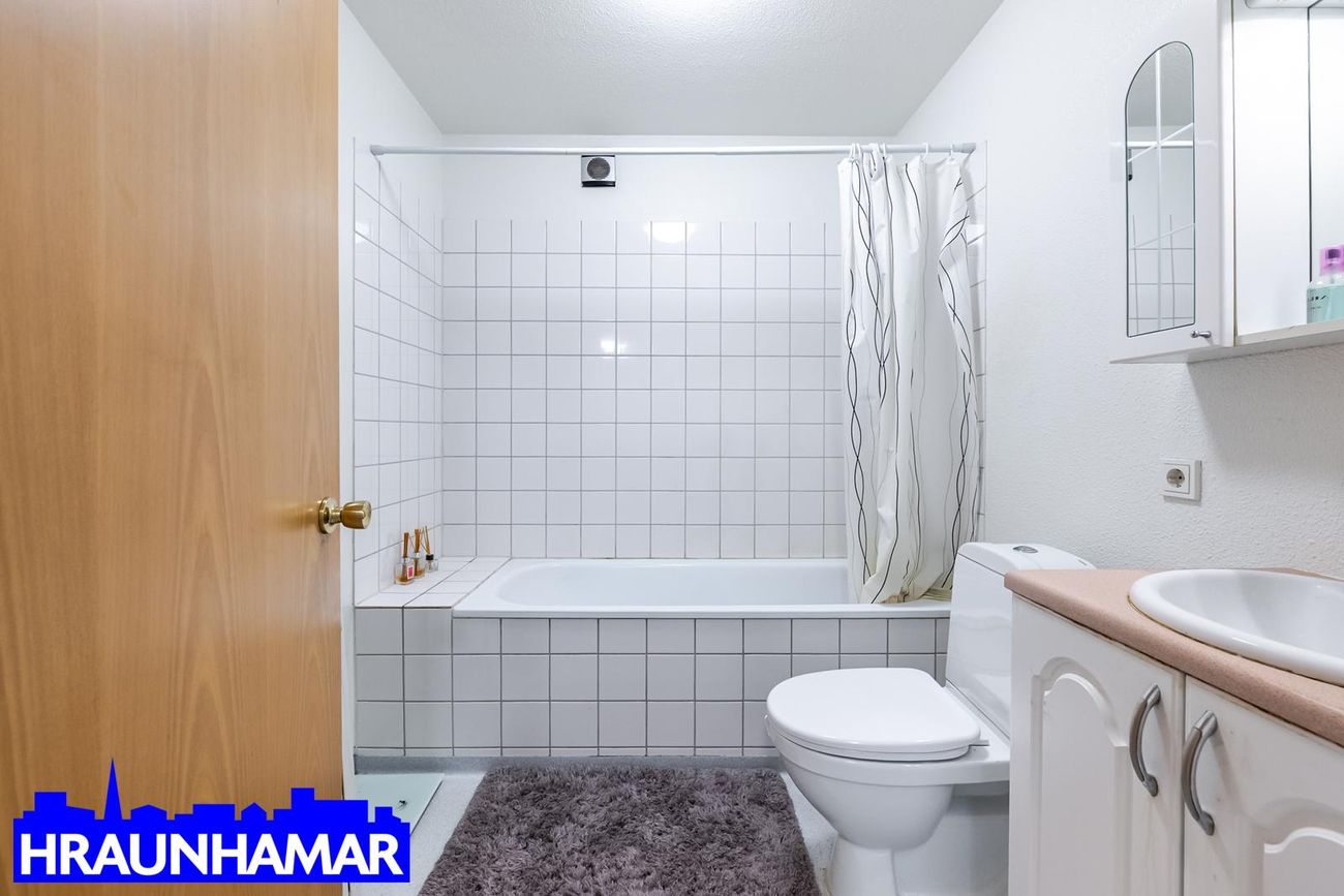 Hvammabraut 12, 220 Hafnarfjörður