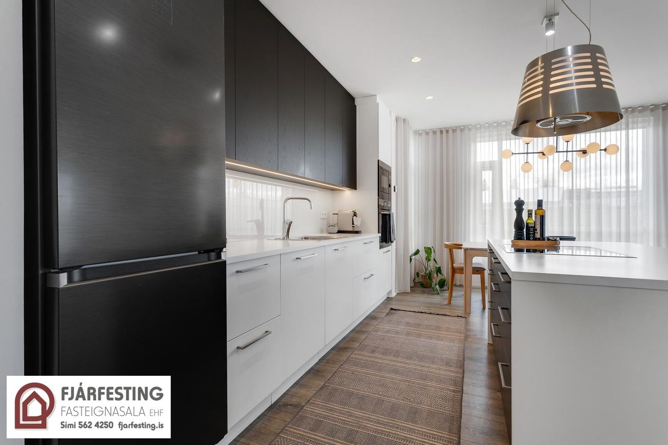 Naustavör 11, 200 Kópavogur