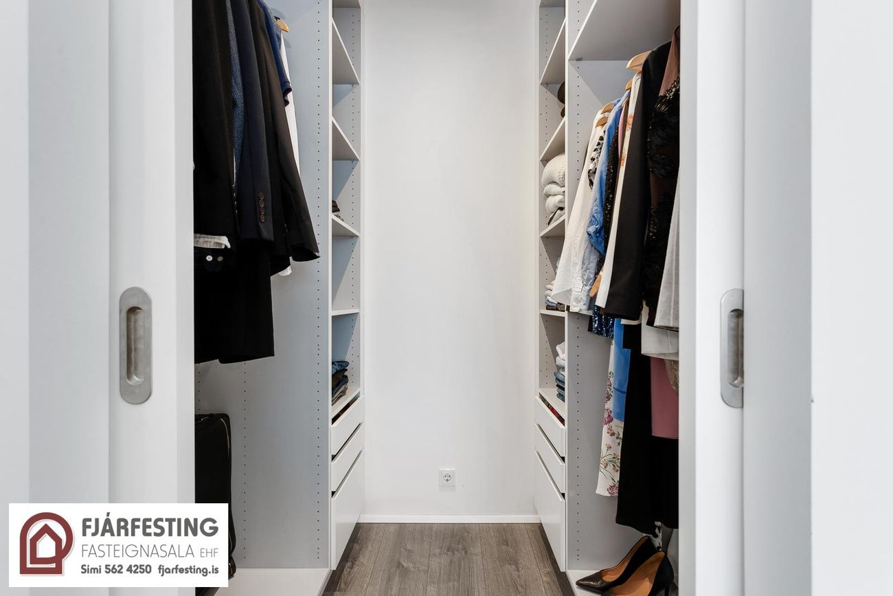 Naustavör 11, 200 Kópavogur