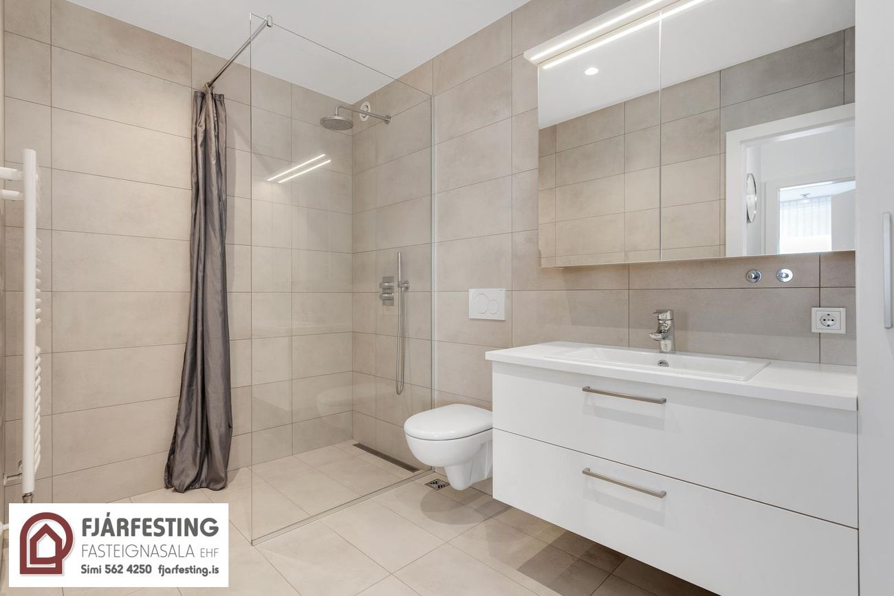 Naustavör 11, 200 Kópavogur