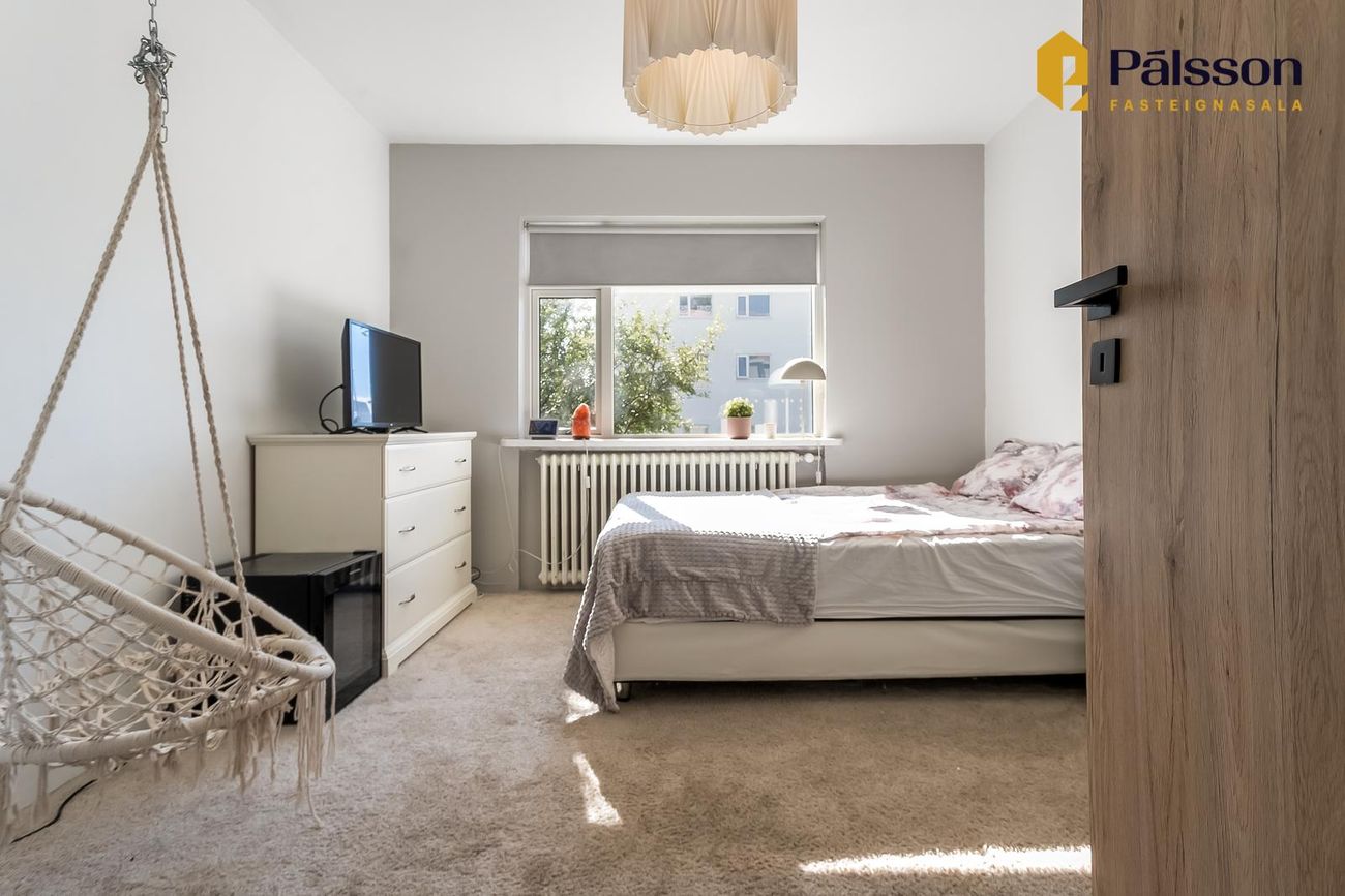 Rauðalækur 69, 105 Reykjavík
