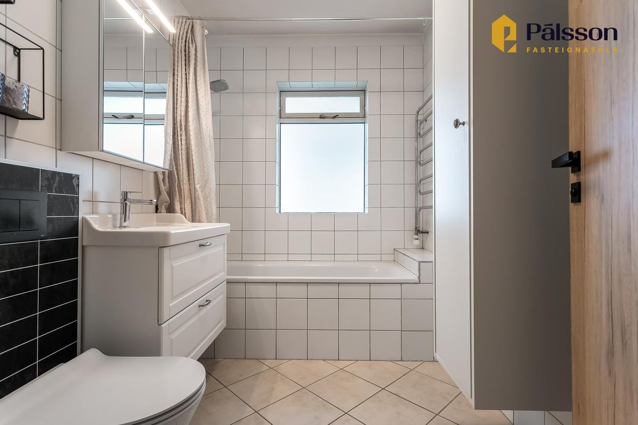 Rauðalækur 69, 105 Reykjavík