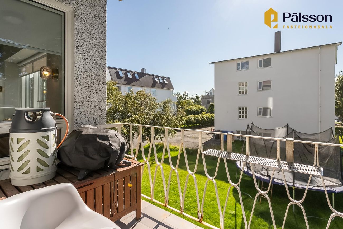 Rauðalækur 69, 105 Reykjavík
