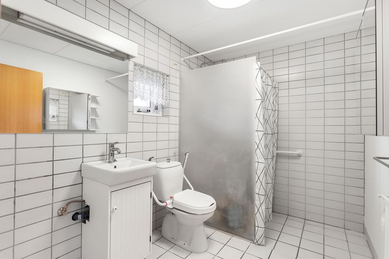 Hvassaleiti 58, 103 Reykjavík