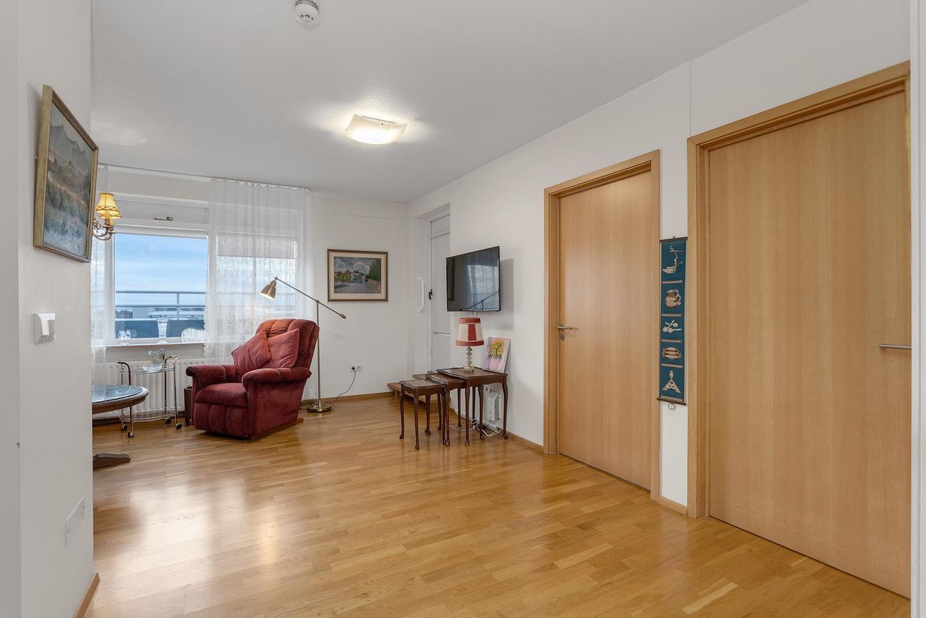 Hvassaleiti 58, 103 Reykjavík