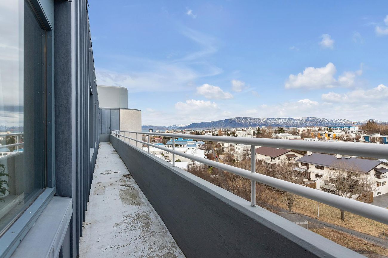Hvassaleiti 58, 103 Reykjavík